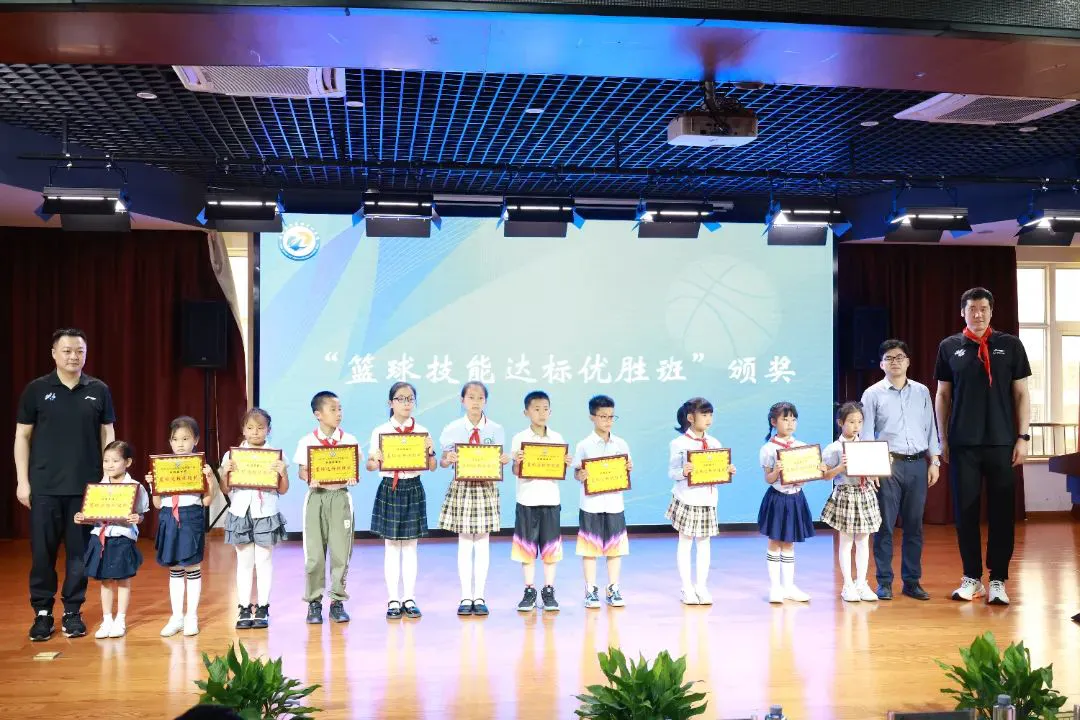 控卫如何通过视频学习提高技术水平_1